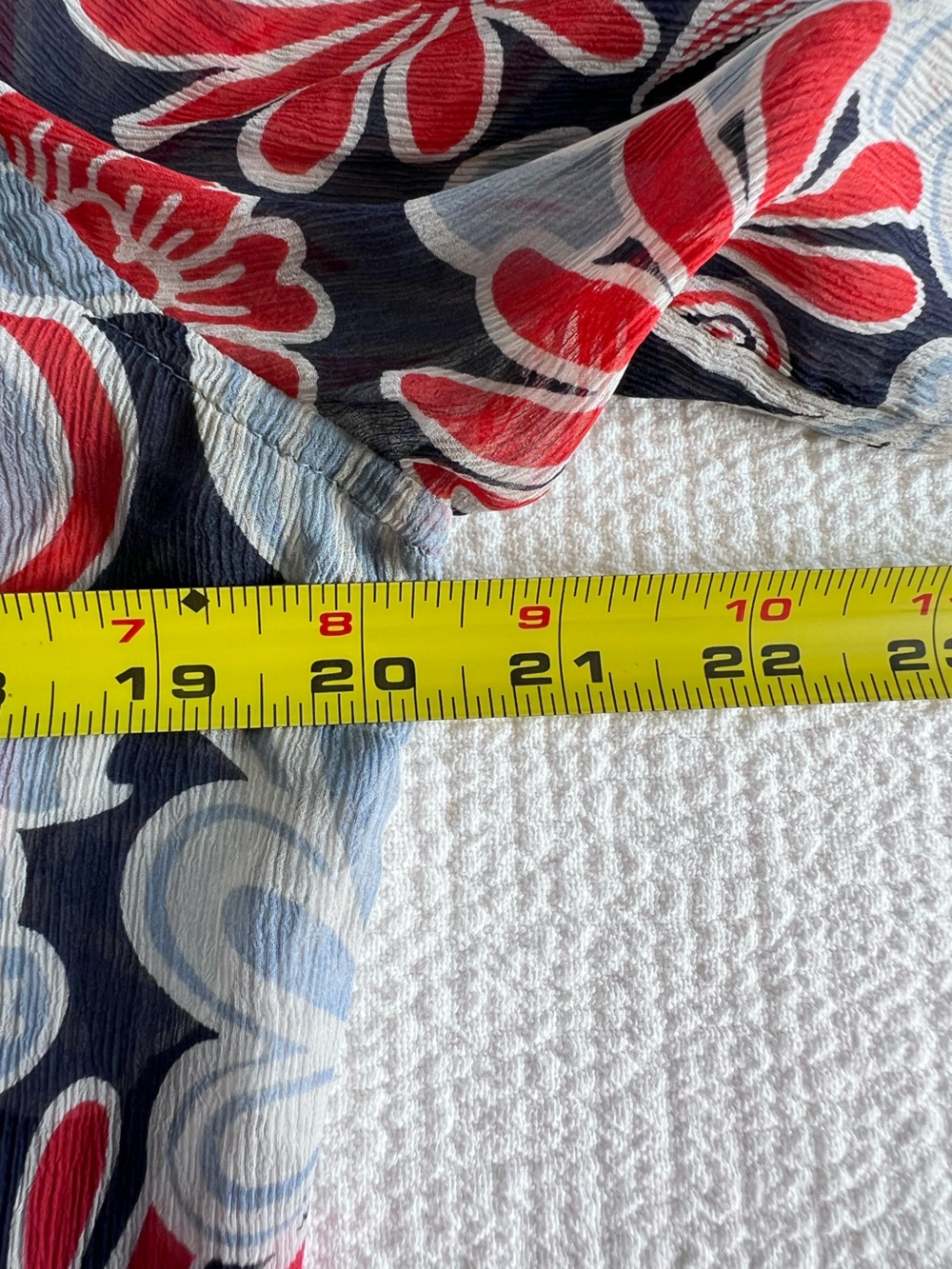 Tommy Bahama Women’s EUC Floral Red Blue White Silk Long Sleeve Blouse Size M - Picture 6 of 15